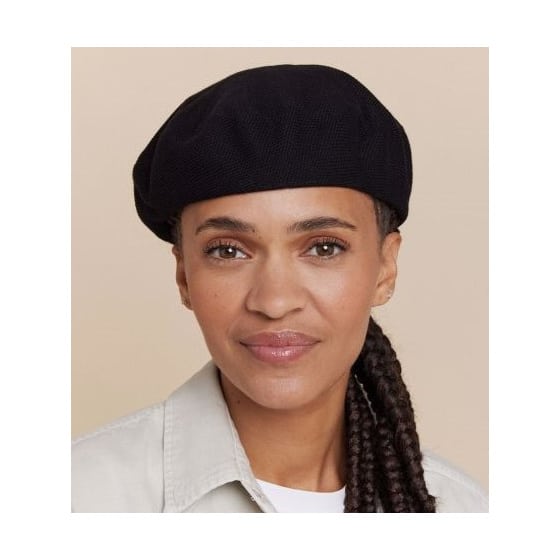 Traclet : de la casquette pour fille, au country pour femme, près de 2000 chapeaux pour ces dames…