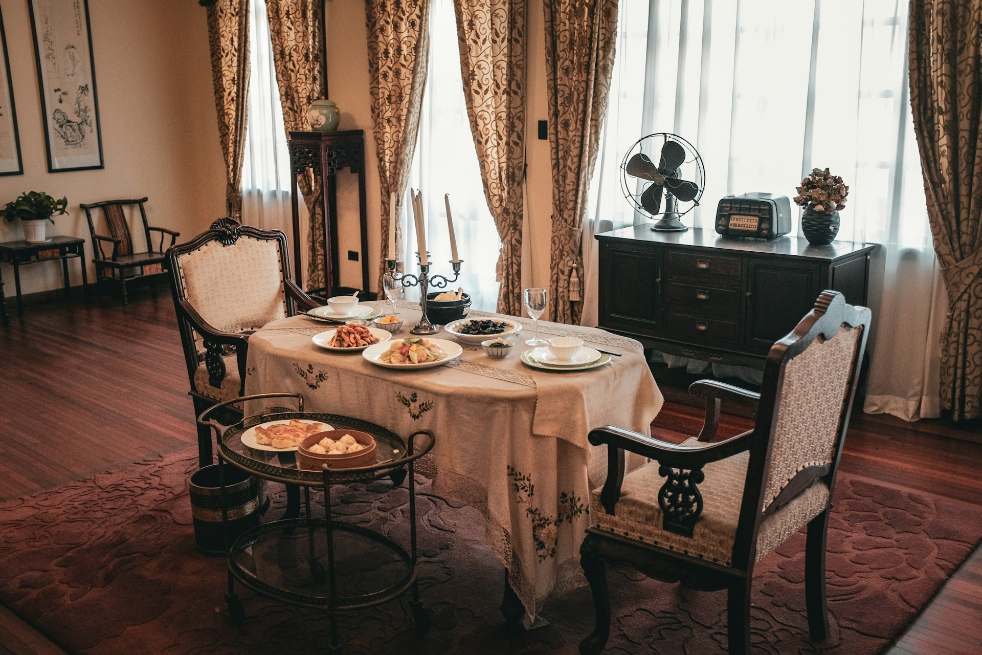 Designerspiegel von PIB Home (zwei Spiegel nebeneinander in der Küche eines Kunden)