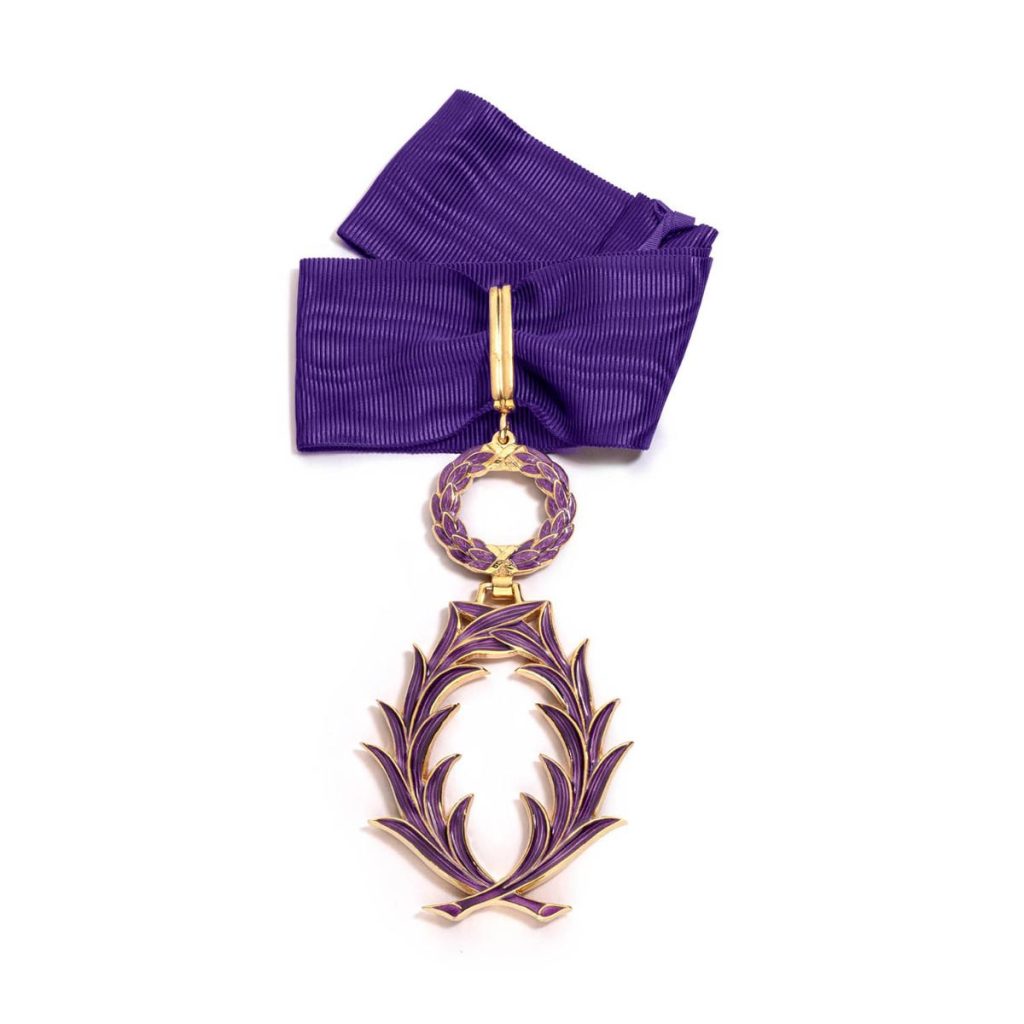 medaille-palmes-academiques-commandeur-argent-dore-face-a669x00000